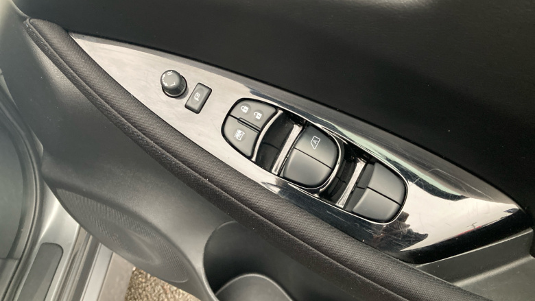 Nissan LEAF 110kW N-Connecta 39kWh 5dr Auto Electric Hatchback